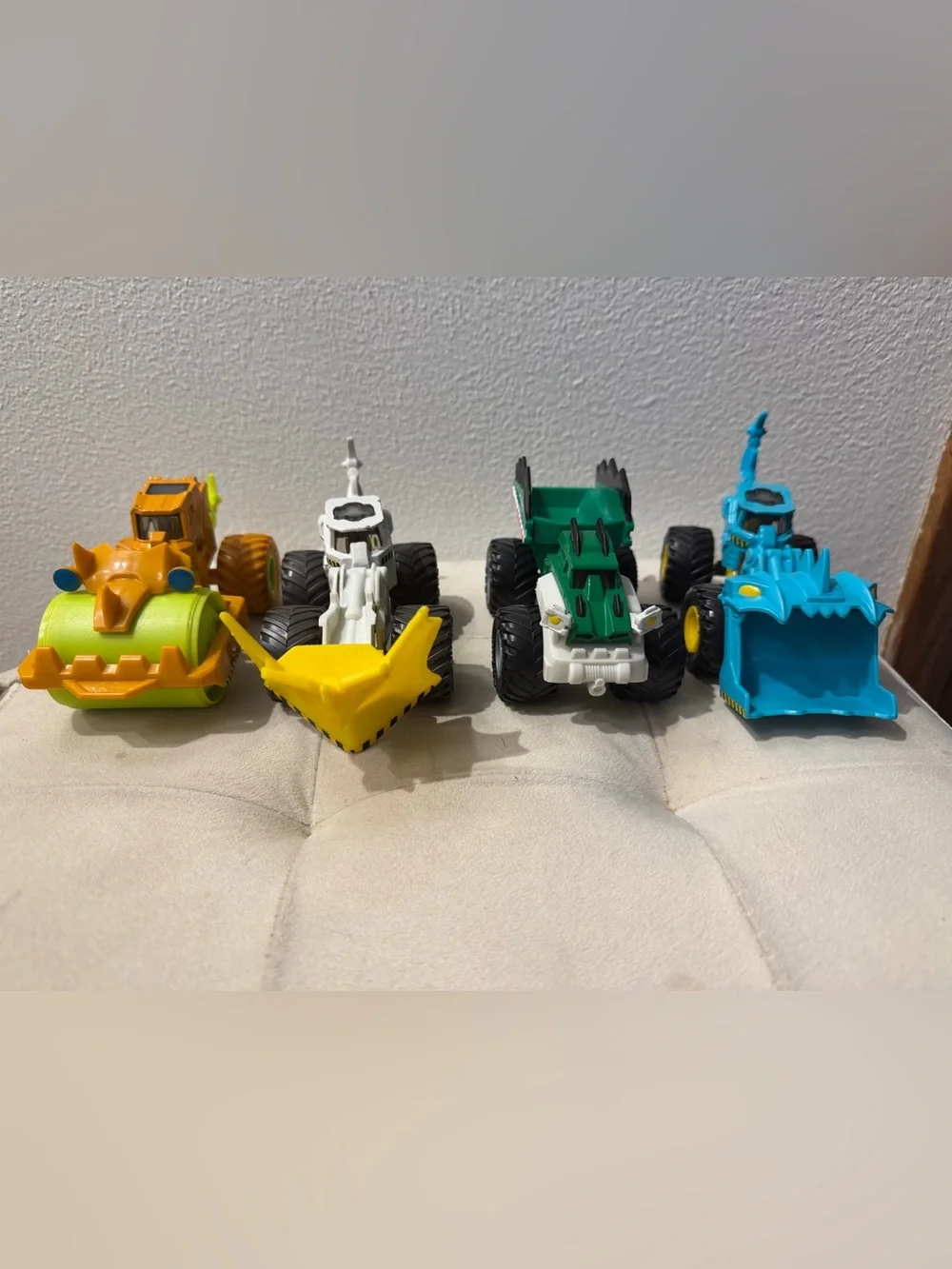 Monster jam dirt squad set